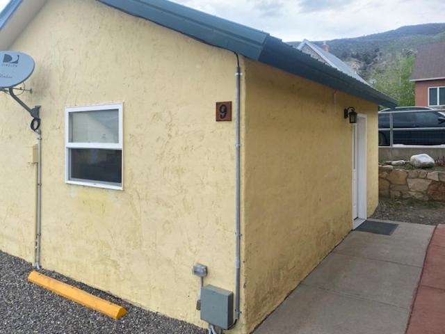 Yellowstone Riverside Cottages Gardiner Exterior foto